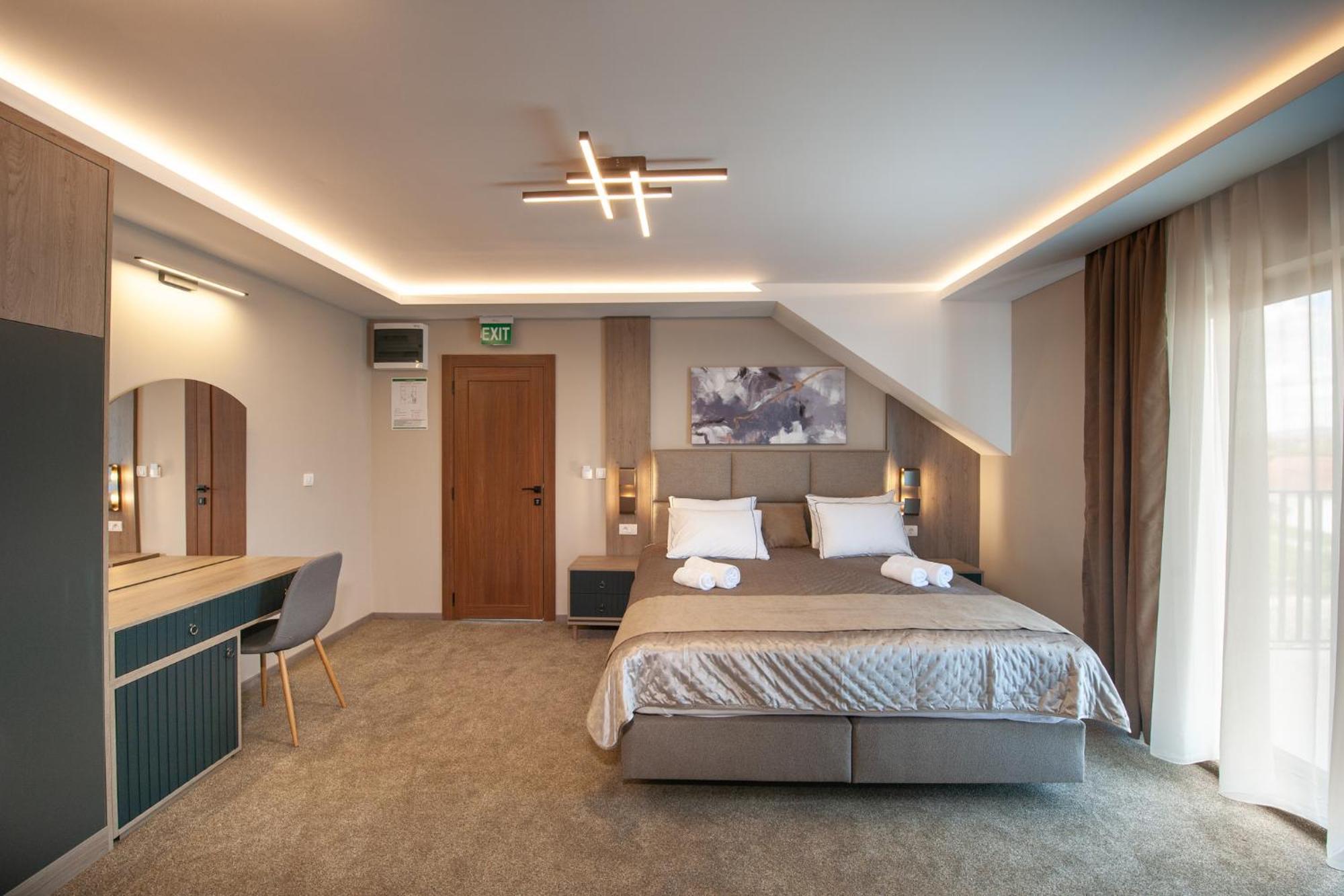 קראלג'בו Hotel Kralj חדר תמונה