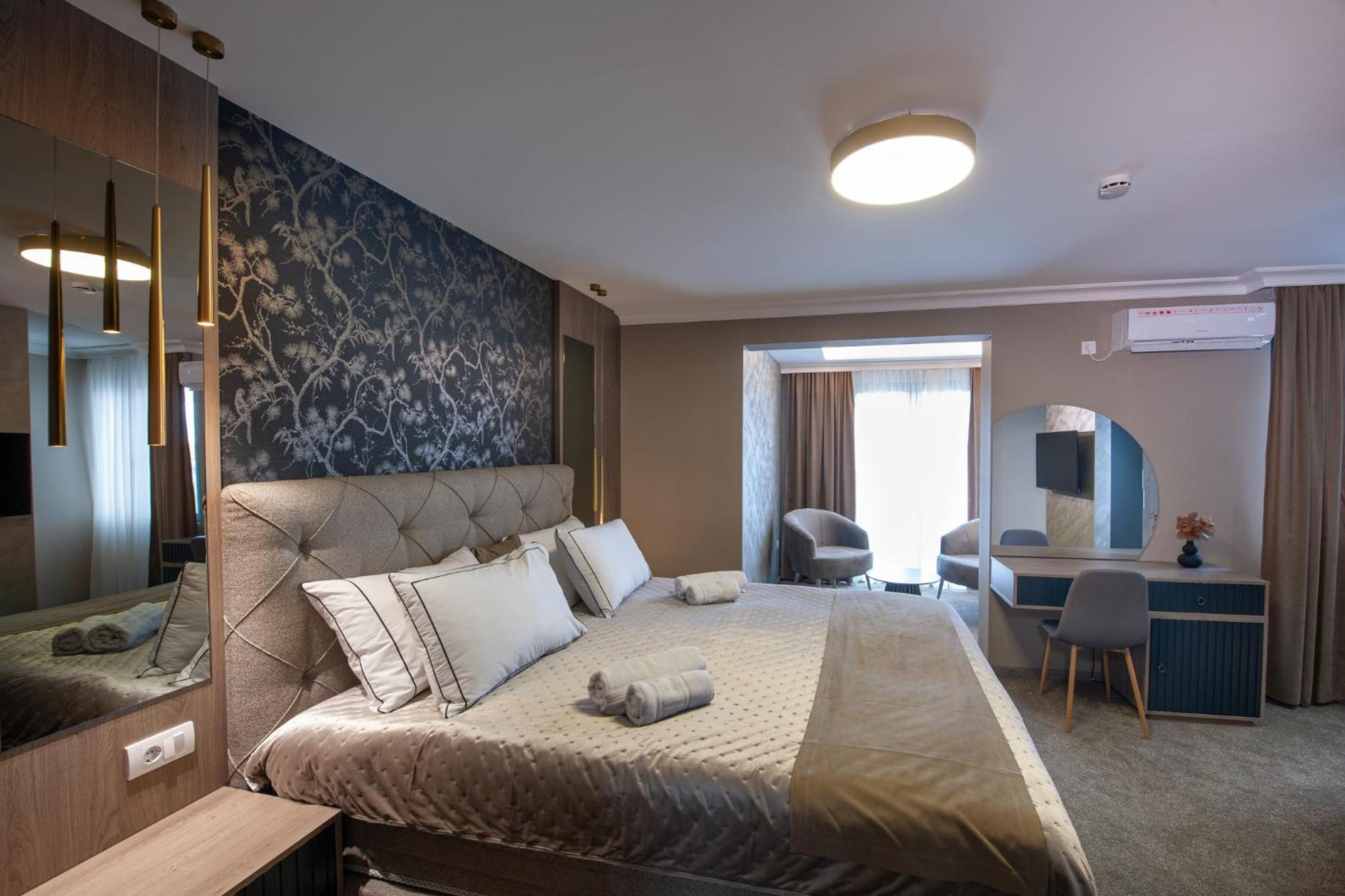 קראלג'בו Hotel Kralj מראה חיצוני תמונה